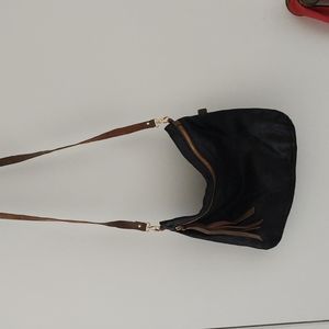 Black Head Regal cross body purse.